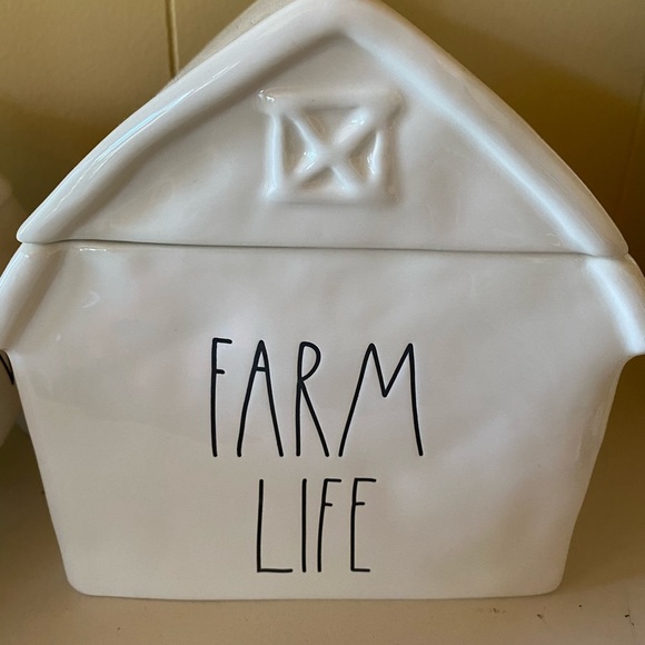 Rae Dunn Other - Rae Dunn Farm Life cookie jar 🚜